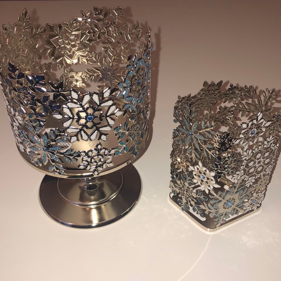 Bath & Body Works Other - BBW Jeweled Snowflakes Pedestal Candle & Soap